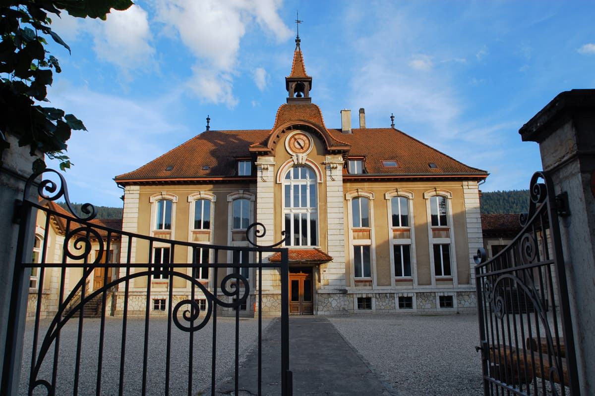 Collège de Môtiers - Ecole Jean-Jacques Rousseau